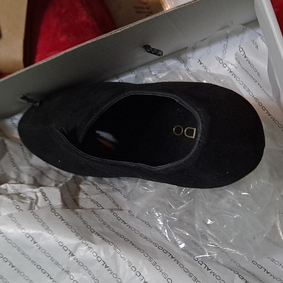 Shoes - Picture 7 of 9